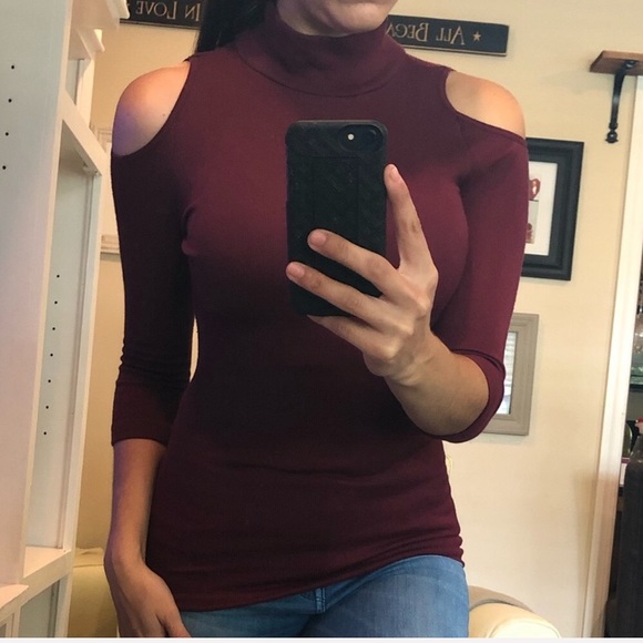 BEBE cold shoulder top - Picture 2 of 2